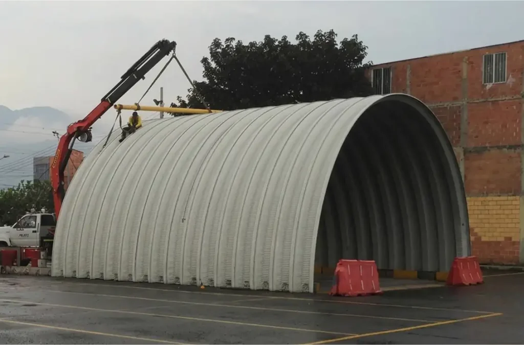 Cubierta autoportante tipo semicircular o medio punto