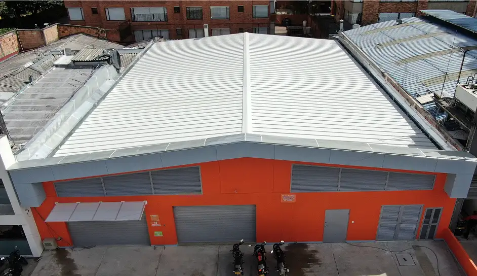 cubierta standing seam tienda ara la carolina