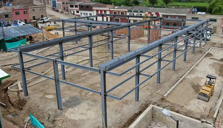 estructura metalica limpia plaza de mercado pesca
