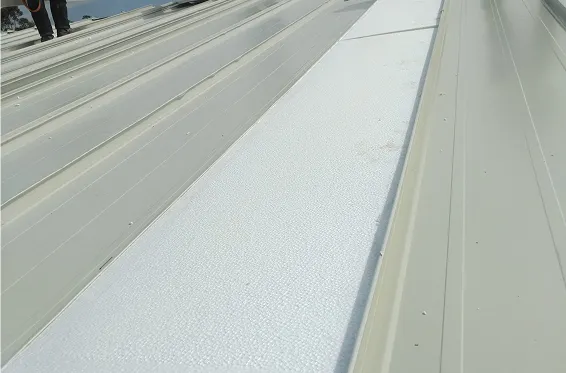 teja tipo sandwich para cubiertas standing seam